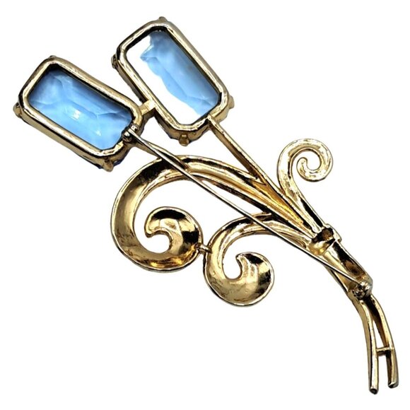 Vintage Gold Tone Floral Brooch With Blue Glass Stones Costume Jewelry - Picture 2 of 11